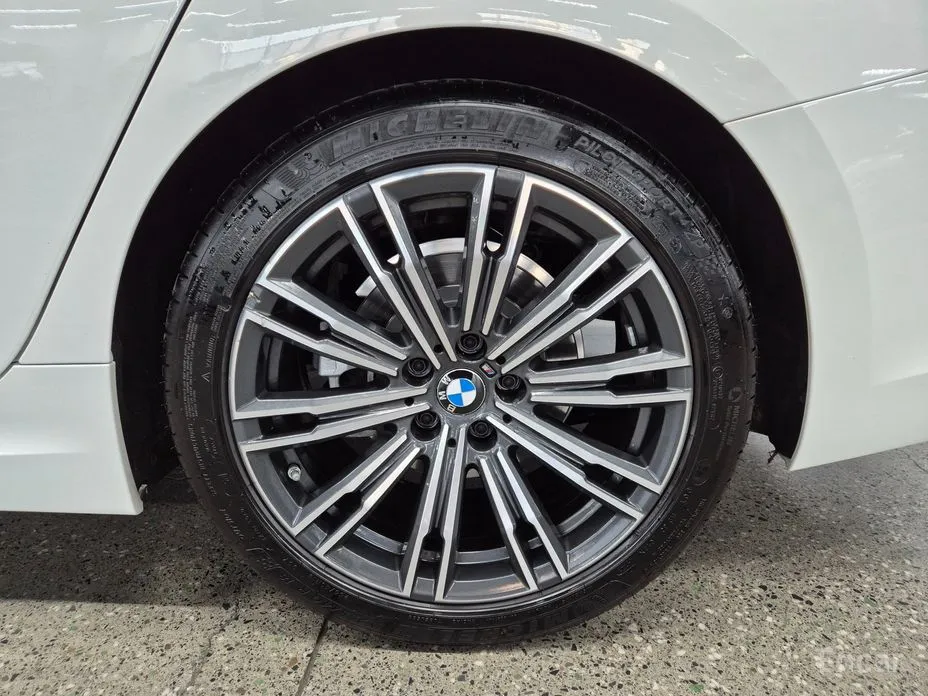 Фото 9 - BMW 3 Series