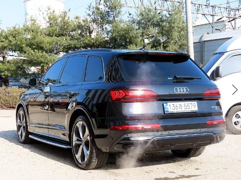 Фото 3 - Audi Q7