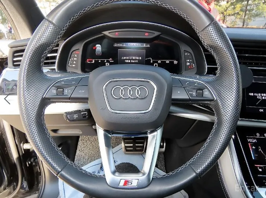 Фото 8 - Audi Q7