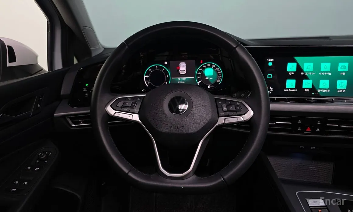 Фото 13 - Volkswagen Golf