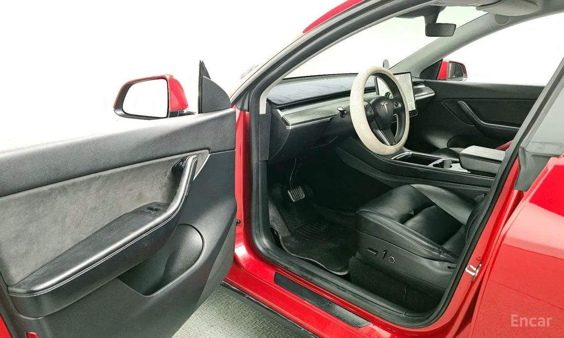 Фото 10 - Tesla Model Y