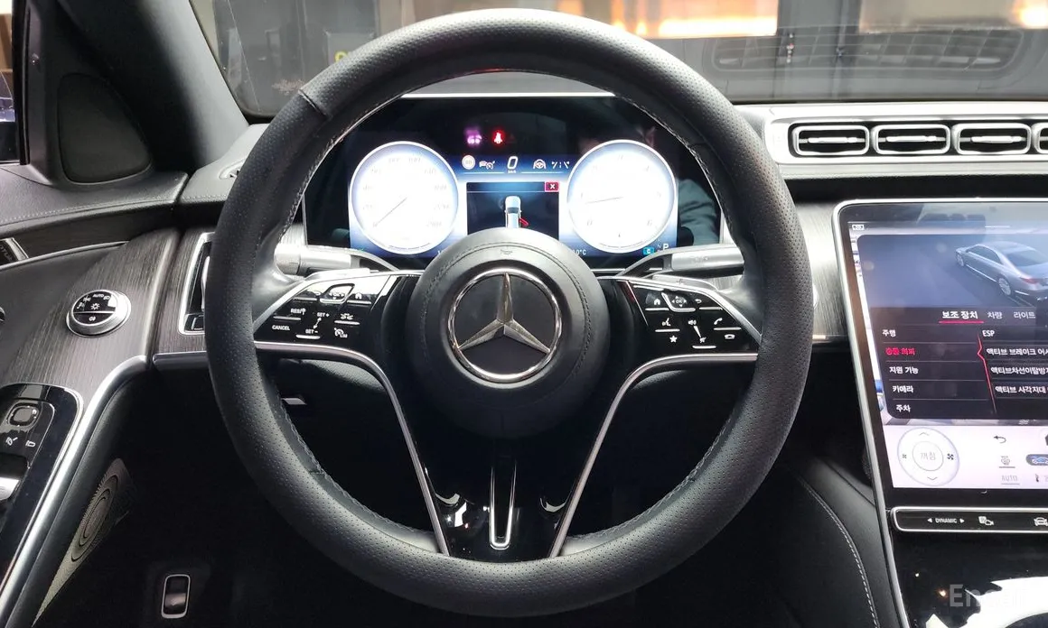 Фото 13 - Mercedes-Benz S-Class