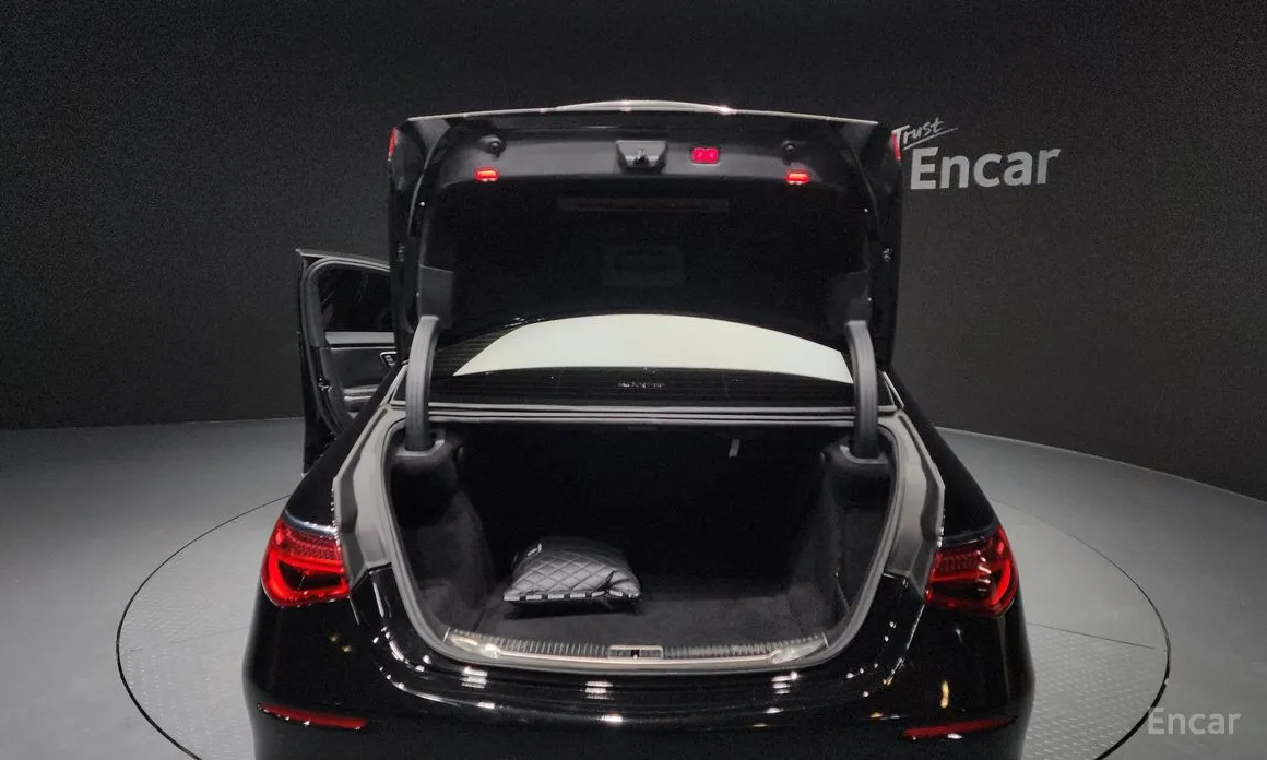 Фото 20 - Mercedes-Benz S-Class