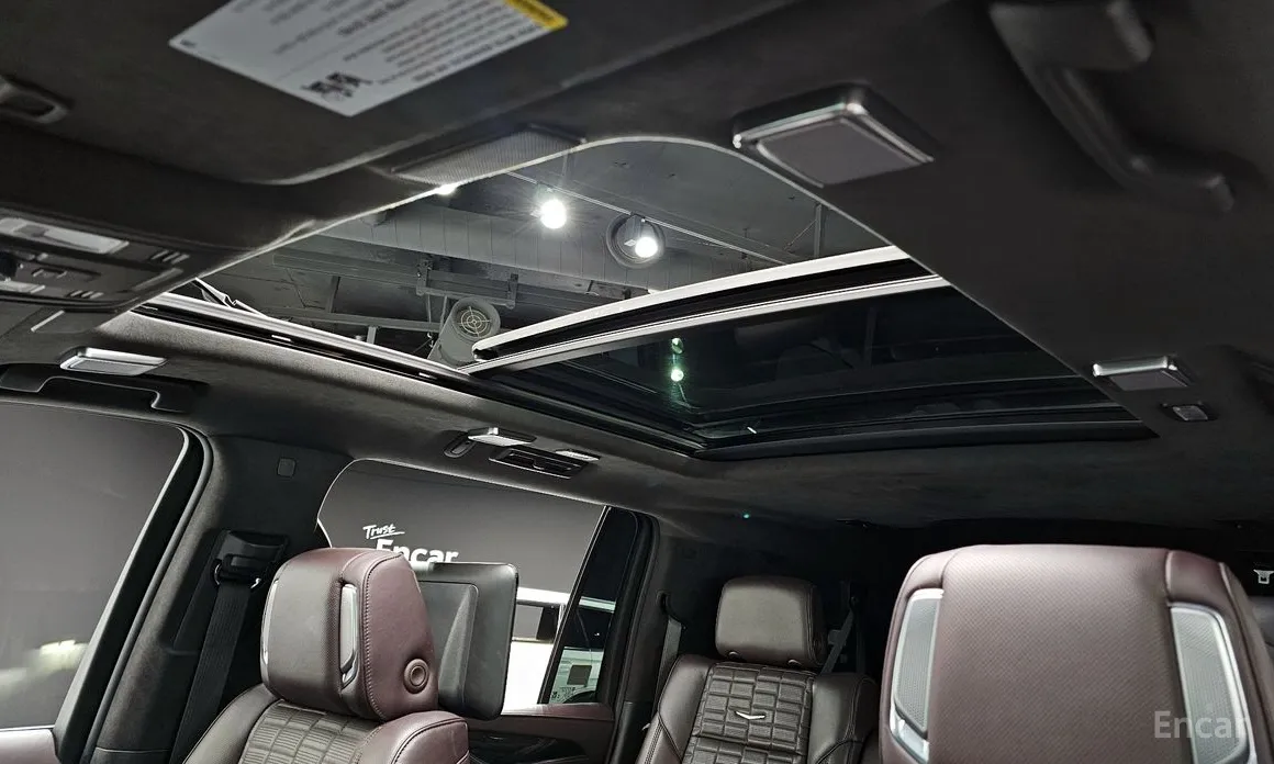 Фото 18 - Cadillac Escalade