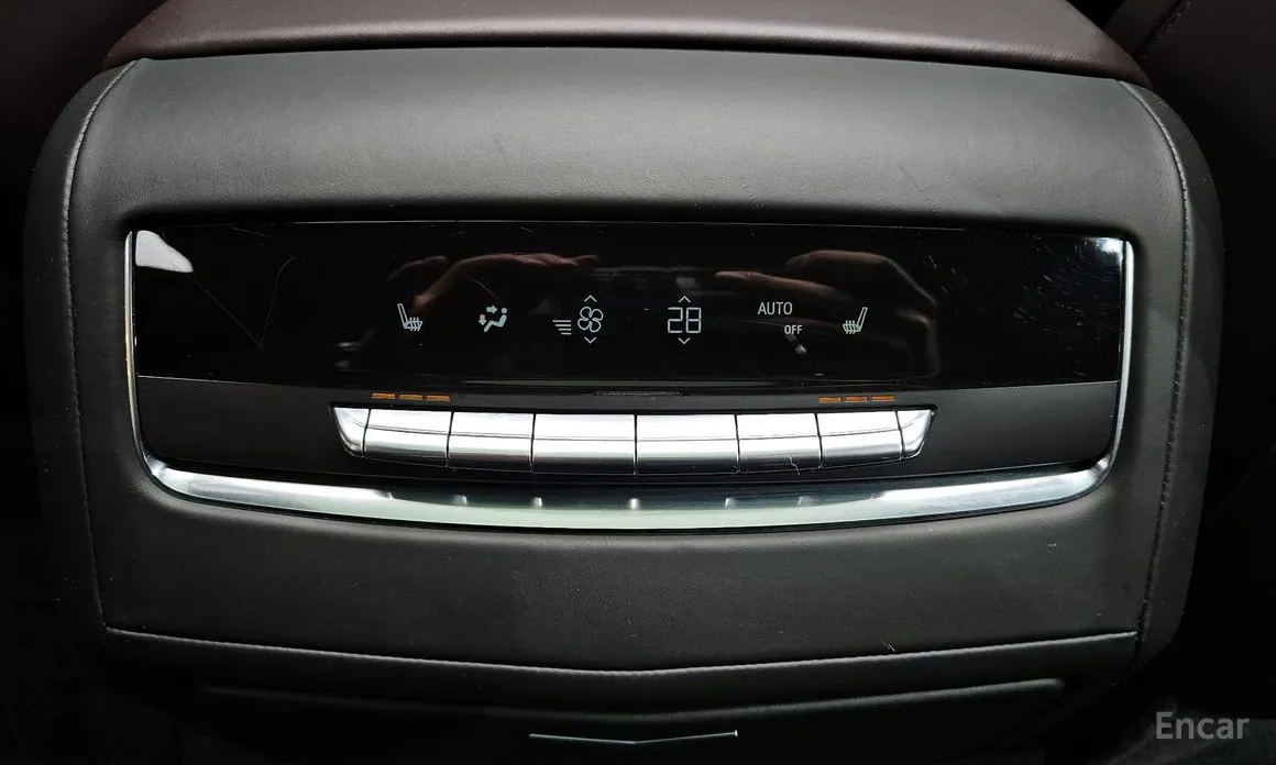 Фото 19 - Cadillac Escalade