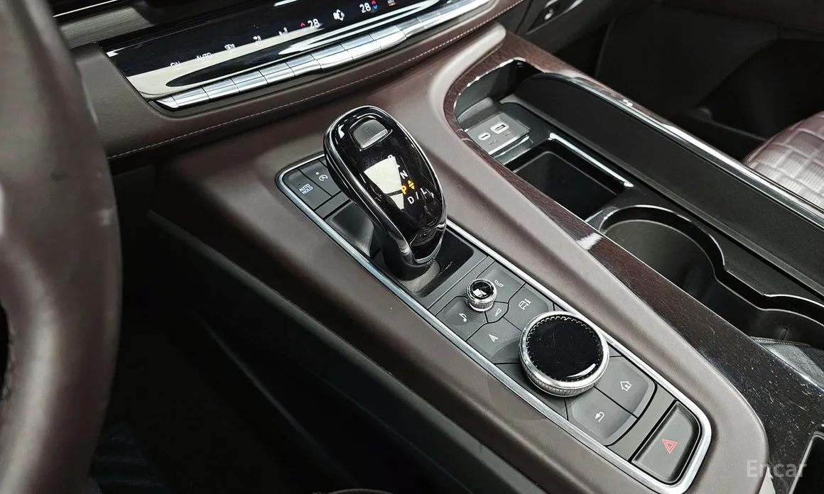 Фото 9 - Cadillac Escalade