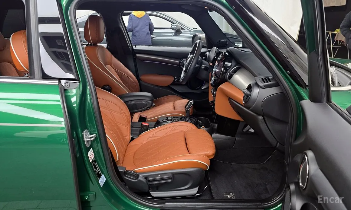 Фото 11 - Mini Cooper