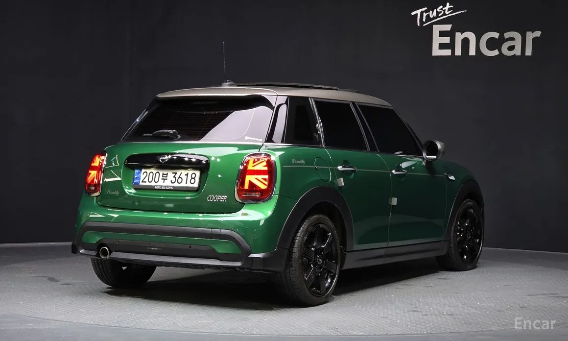 Фото 2 - Mini Cooper