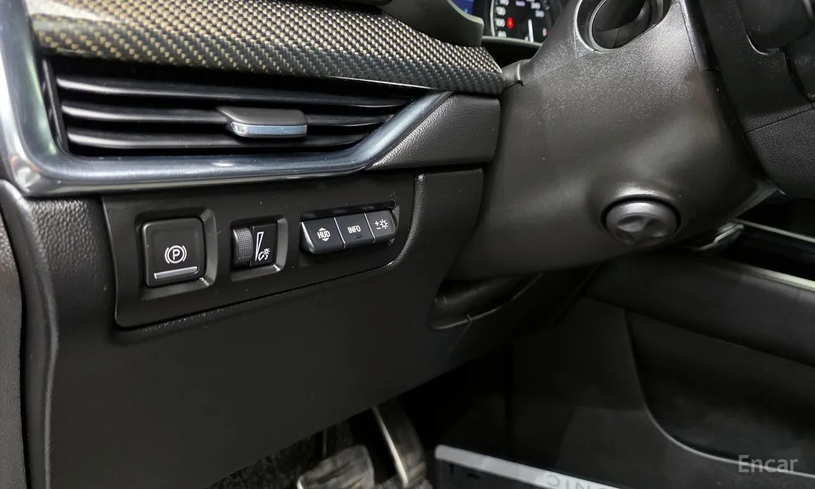 Фото 11 - Cadillac XT4