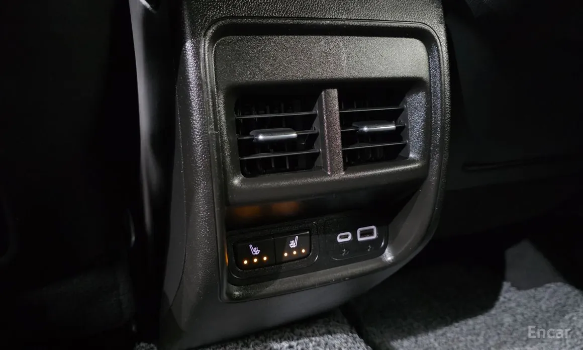 Фото 17 - Cadillac XT4