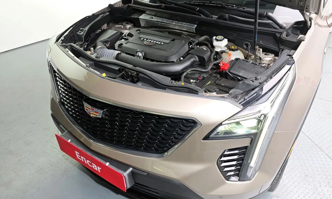 Фото 6 - Cadillac XT4