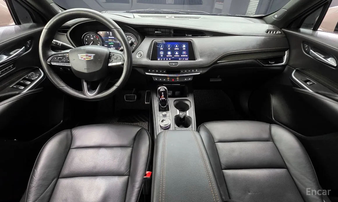 Фото 7 - Cadillac XT4