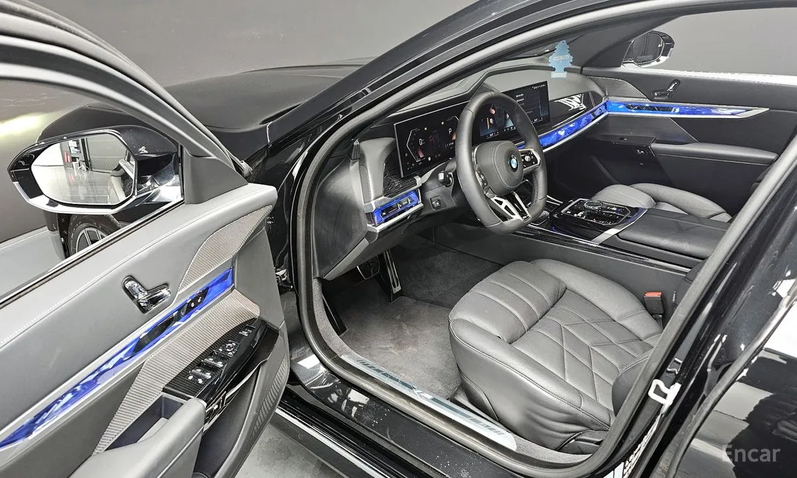 Фото 12 - BMW 7 Series