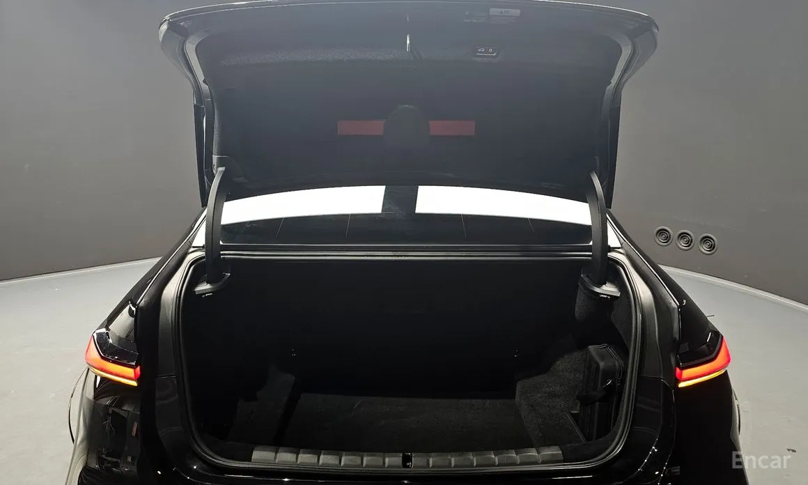 Фото 20 - BMW 7 Series