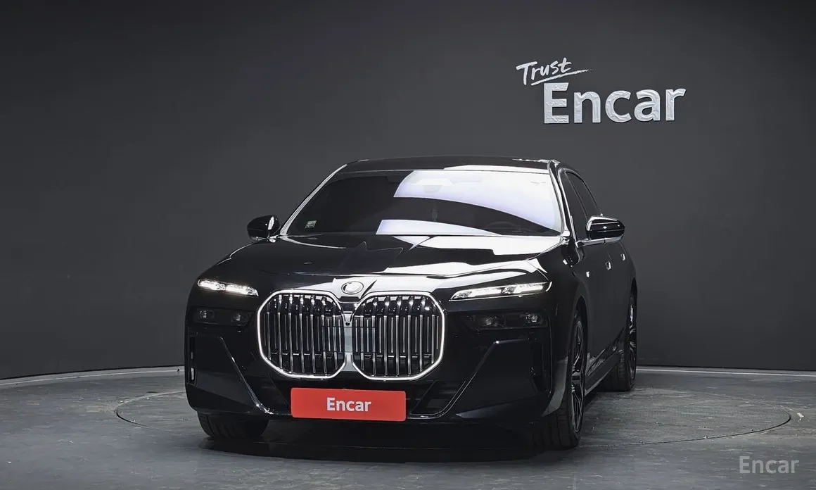 Фото 3 - BMW 7 Series