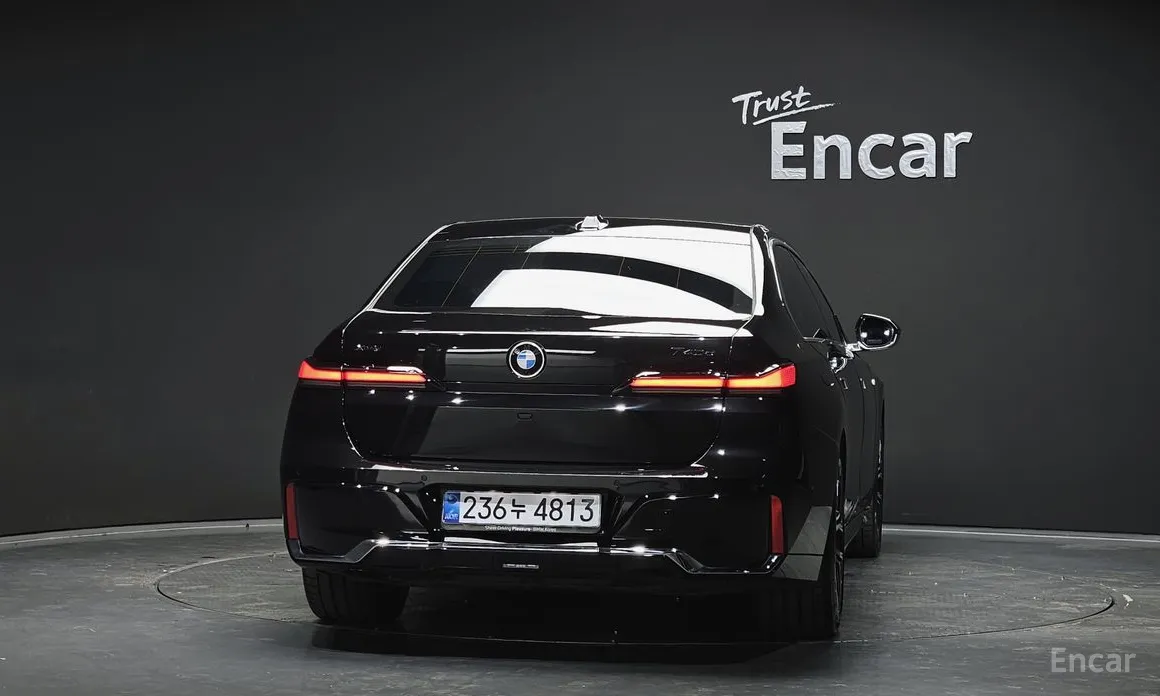 Фото 4 - BMW 7 Series