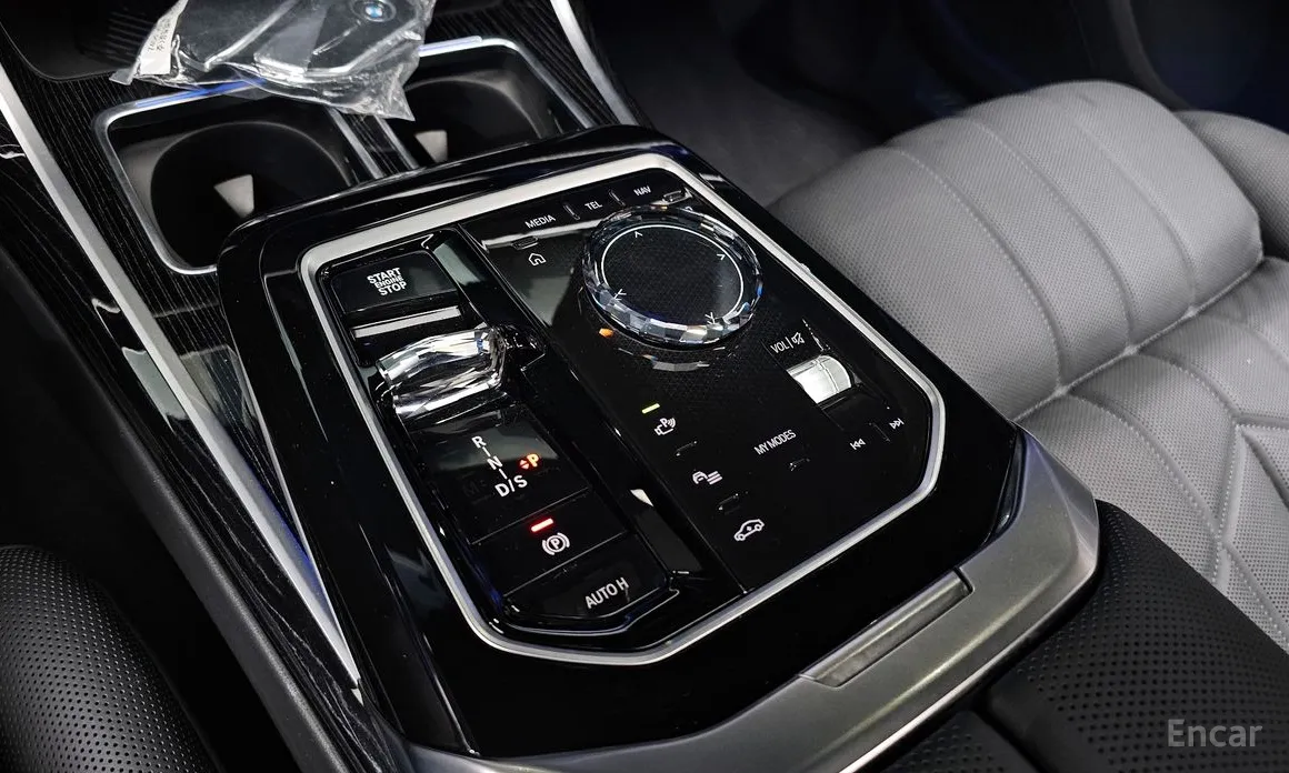 Фото 9 - BMW 7 Series