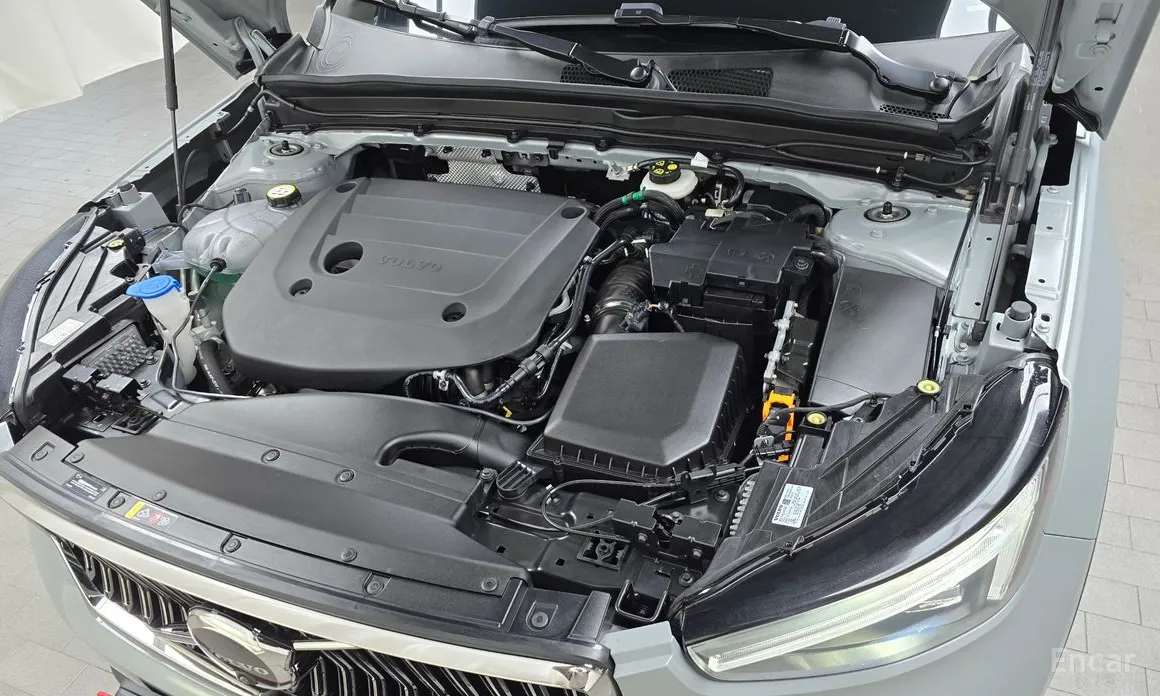 Фото 6 - Volvo XC40