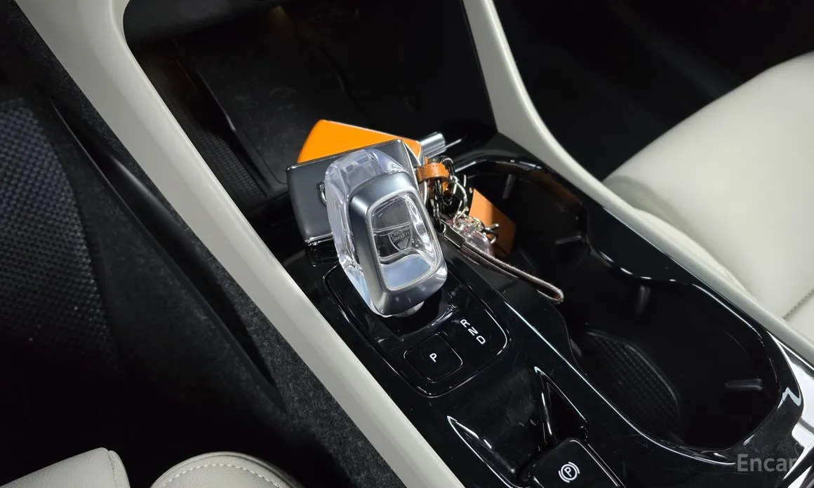 Фото 9 - Volvo XC40