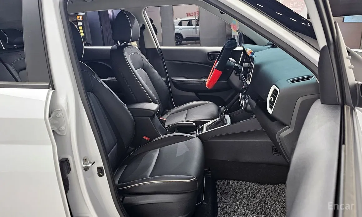 Фото 10 - Hyundai Venue