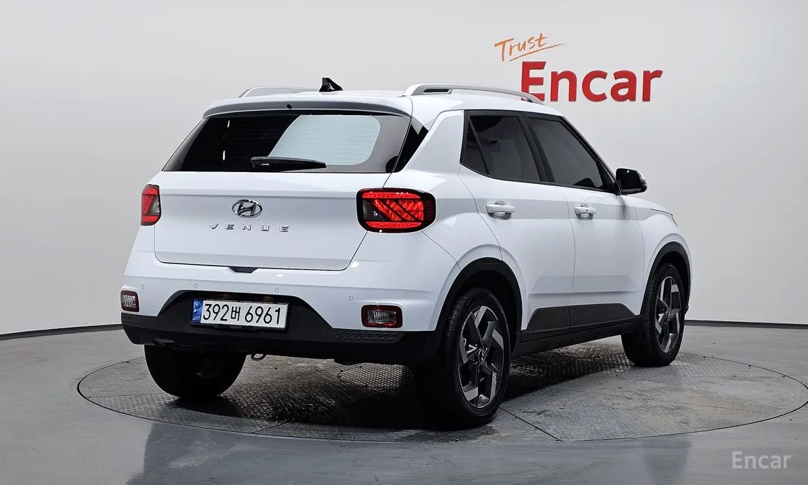 Фото 2 - Hyundai Venue