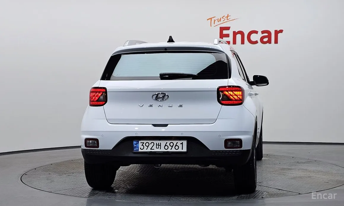 Фото 4 - Hyundai Venue