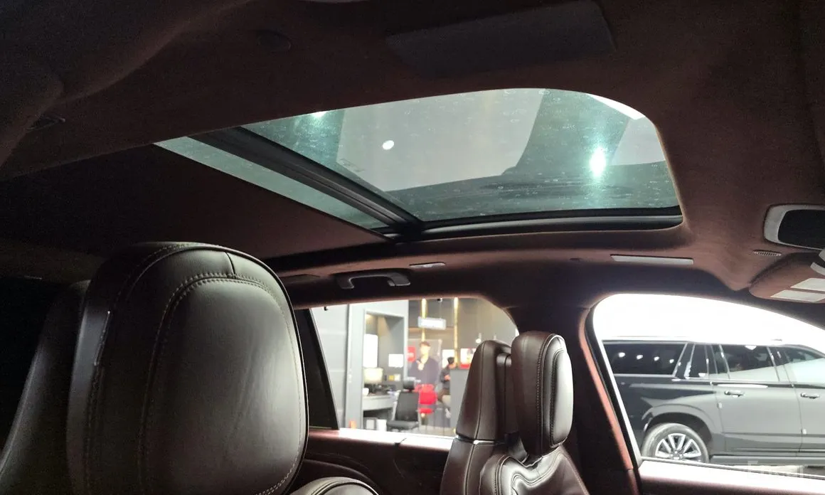 Фото 17 - Lincoln Aviator