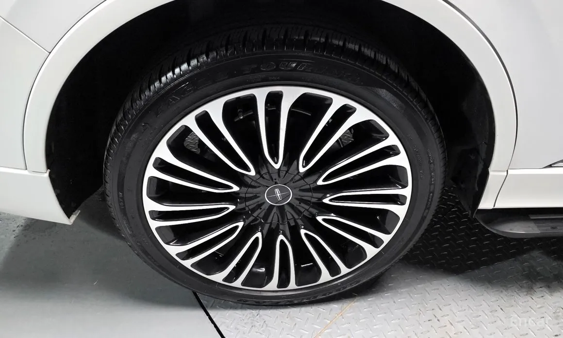 Фото 5 - Lincoln Aviator