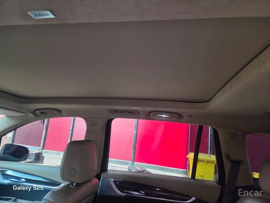 Фото 10 - Cadillac XT6