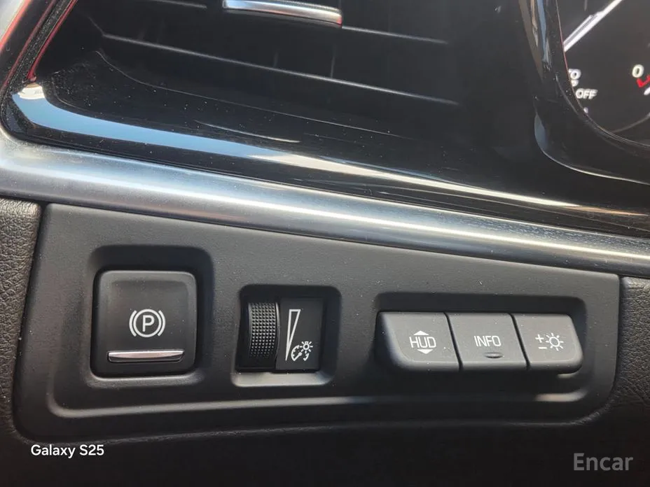 Фото 18 - Cadillac XT6