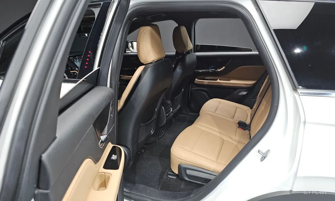 Фото 11 - Lincoln Corsair