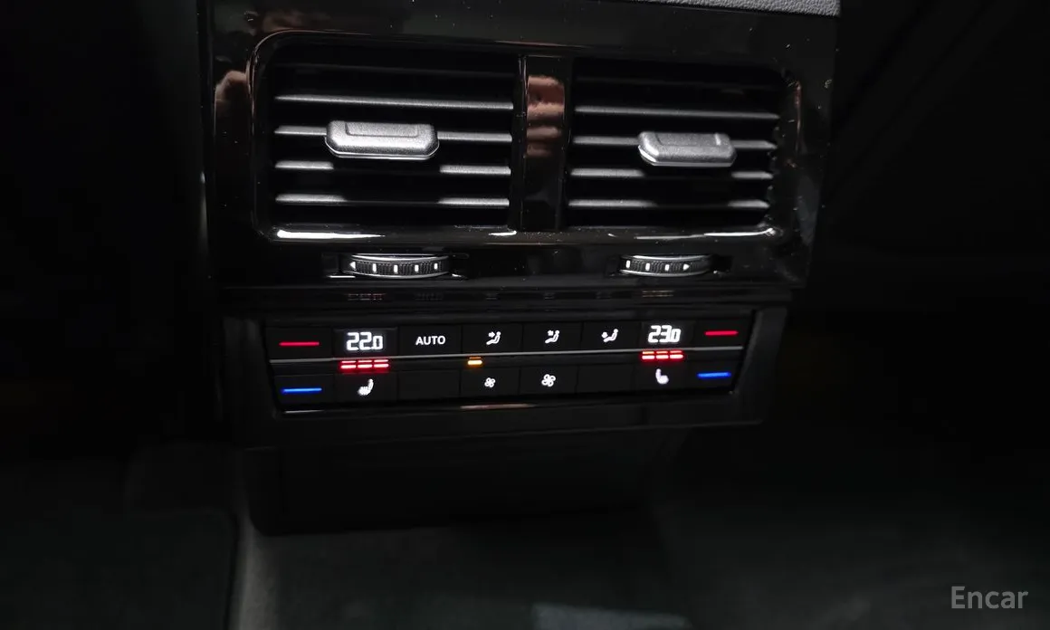 Фото 18 - Volkswagen Touareg