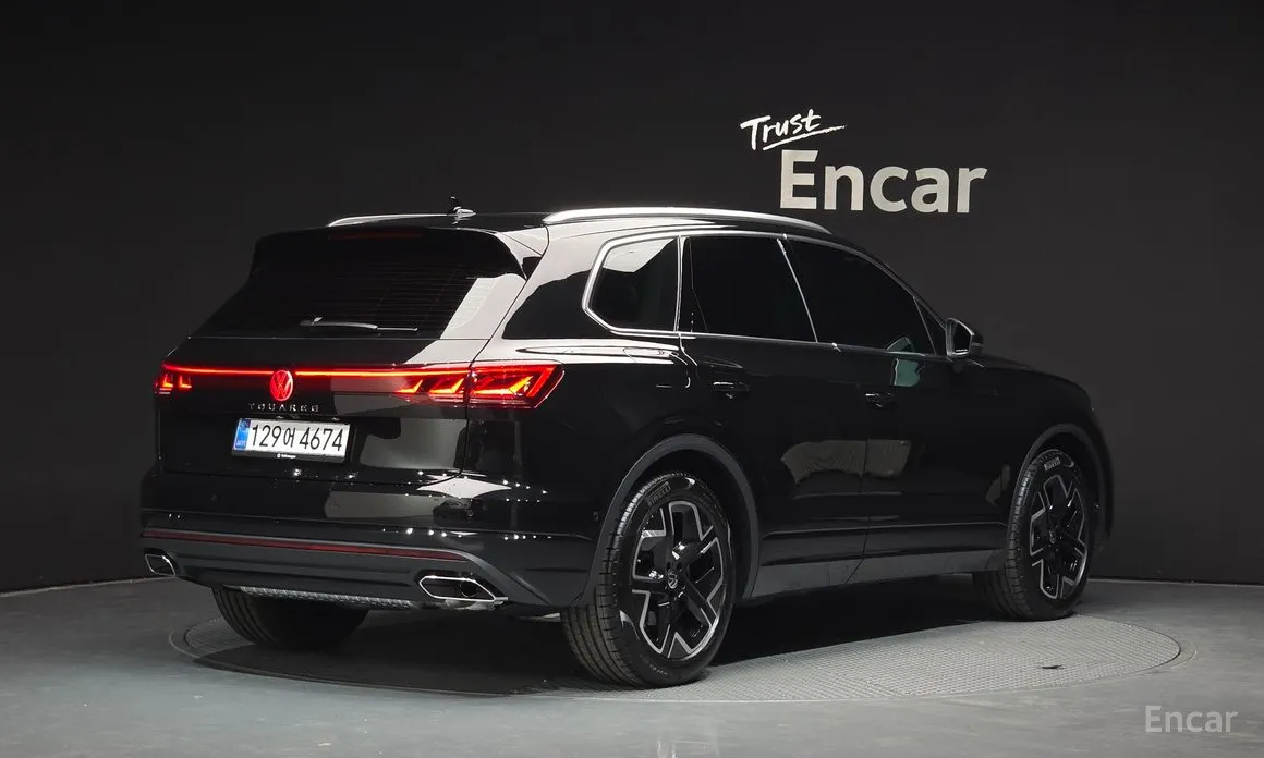 Фото 2 - Volkswagen Touareg