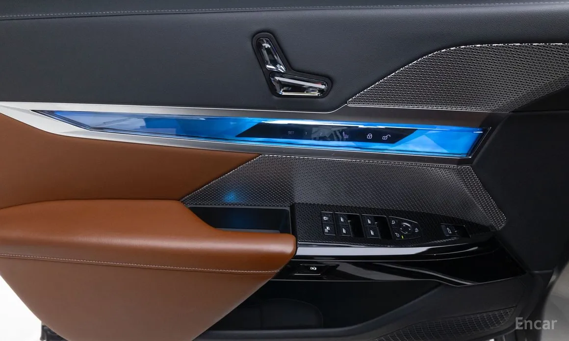 Фото 12 - BMW 7 Series