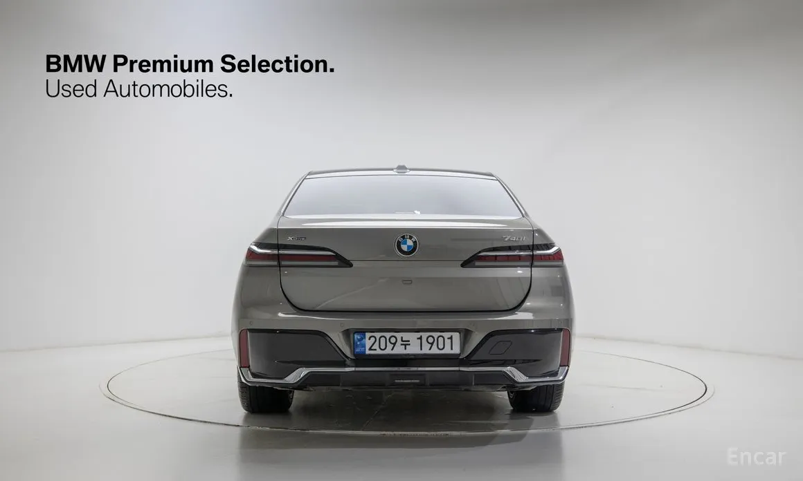 Фото 4 - BMW 7 Series