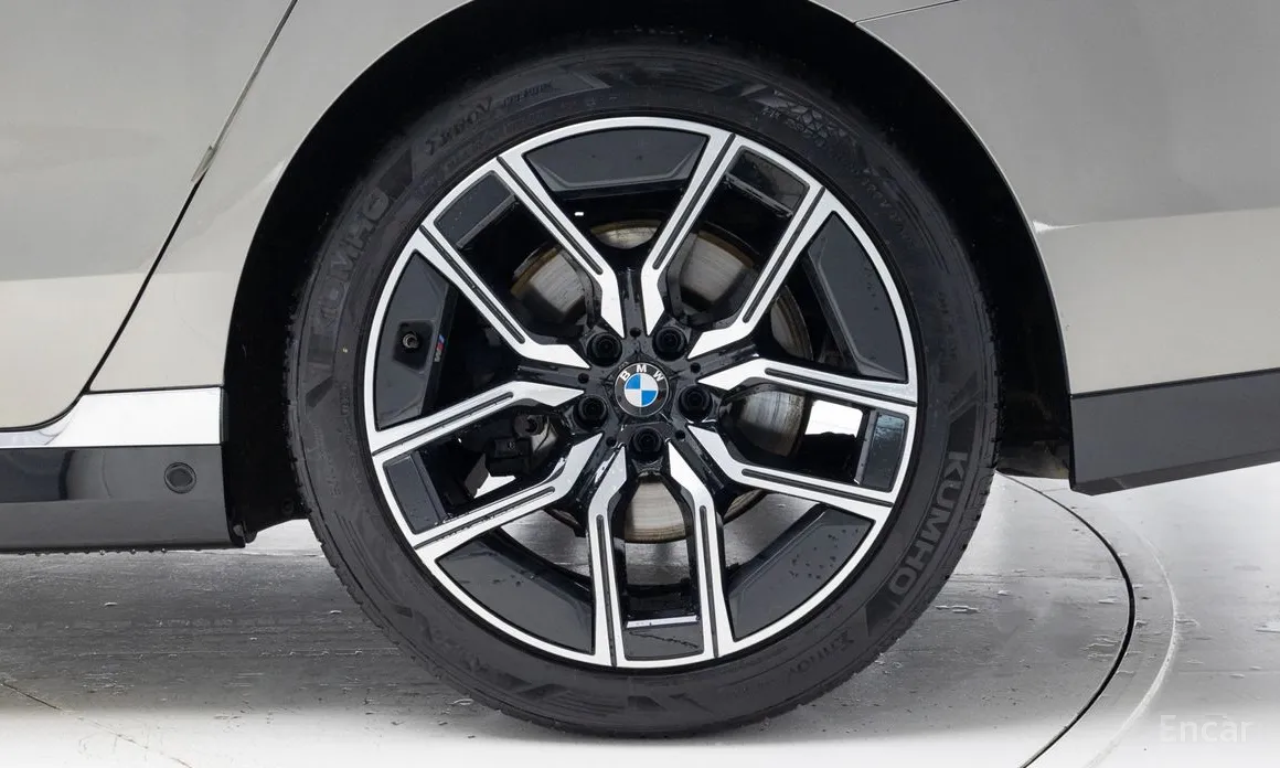 Фото 5 - BMW 7 Series