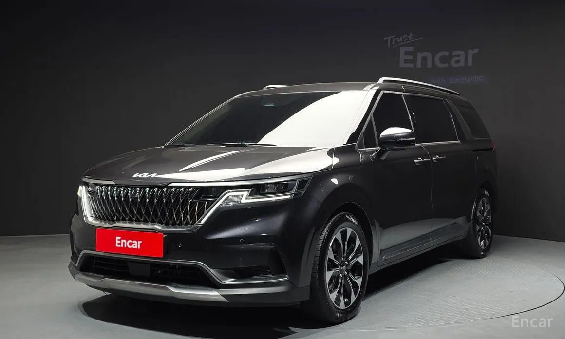 Фото 1 - Kia Carnival