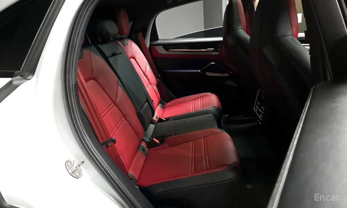 Фото 12 - Porsche Cayenne