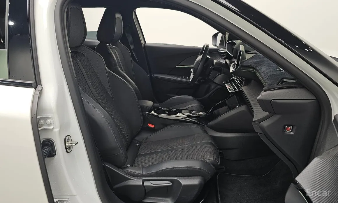 Фото 11 - Peugeot 2008