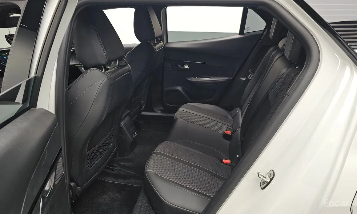 Фото 12 - Peugeot 2008