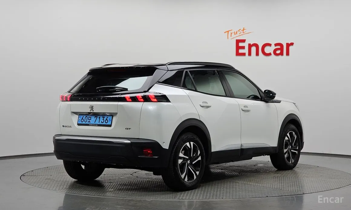 Фото 2 - Peugeot 2008