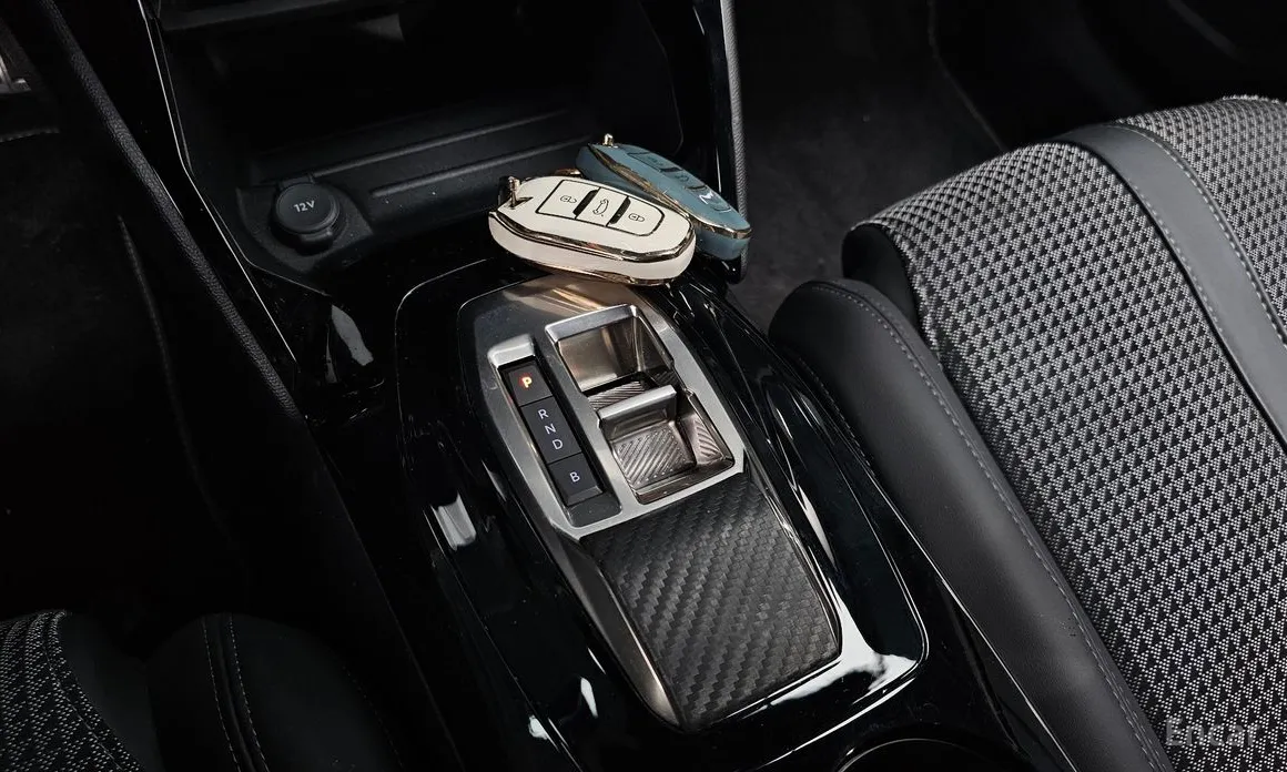 Фото 9 - Peugeot 2008