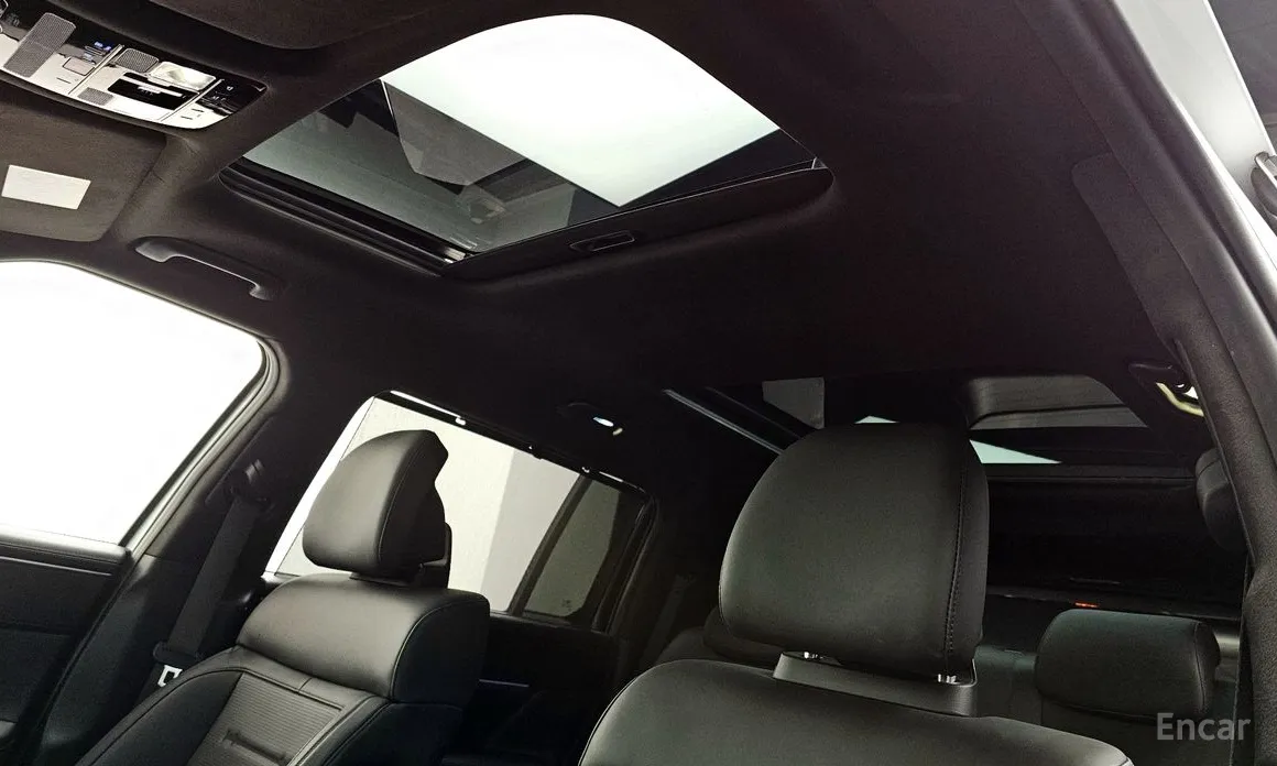 Фото 18 - Hyundai Santa Fe