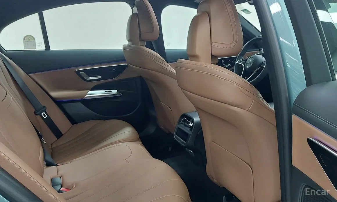 Фото 10 - Mercedes-Benz E-Class