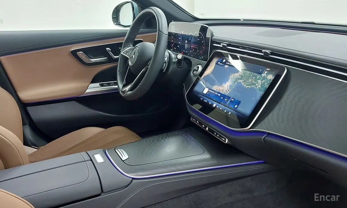 Фото 13 - Mercedes-Benz E-Class