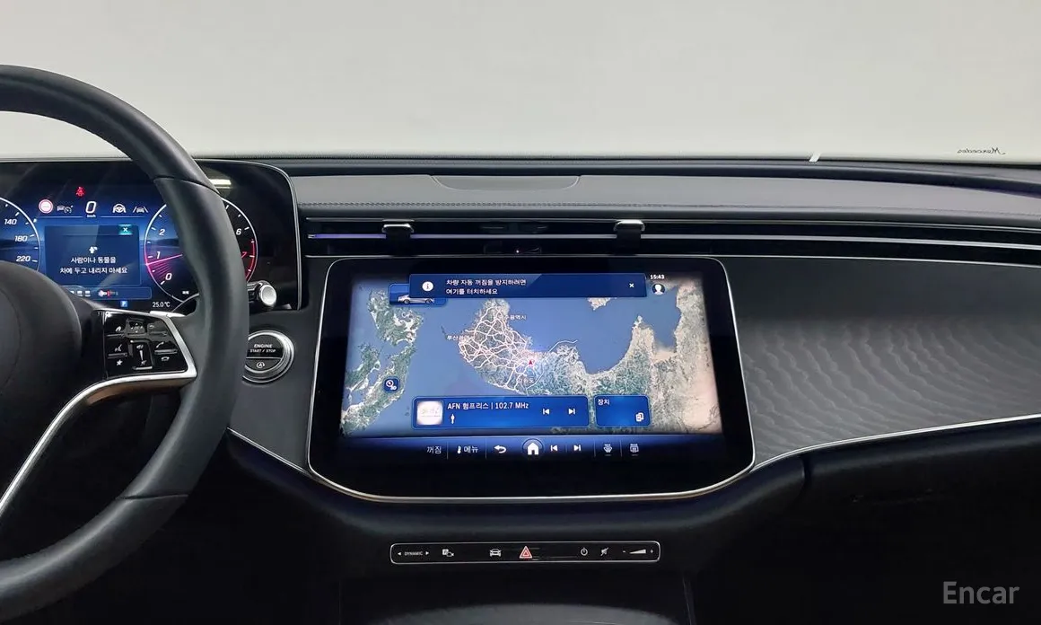 Фото 16 - Mercedes-Benz E-Class