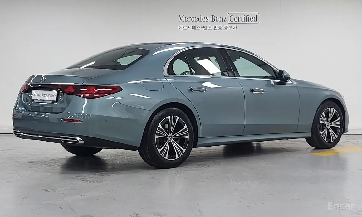 Фото 2 - Mercedes-Benz E-Class