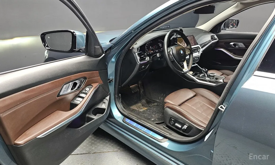 Photo 11 - BMW 3 Series