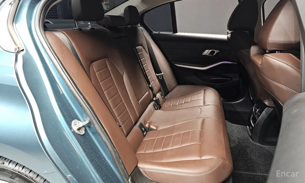 Photo 12 - BMW 3 Series