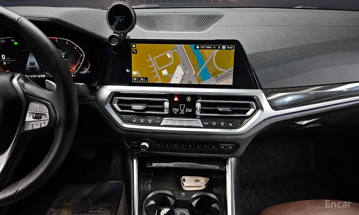 Photo 14 - BMW 3 Series